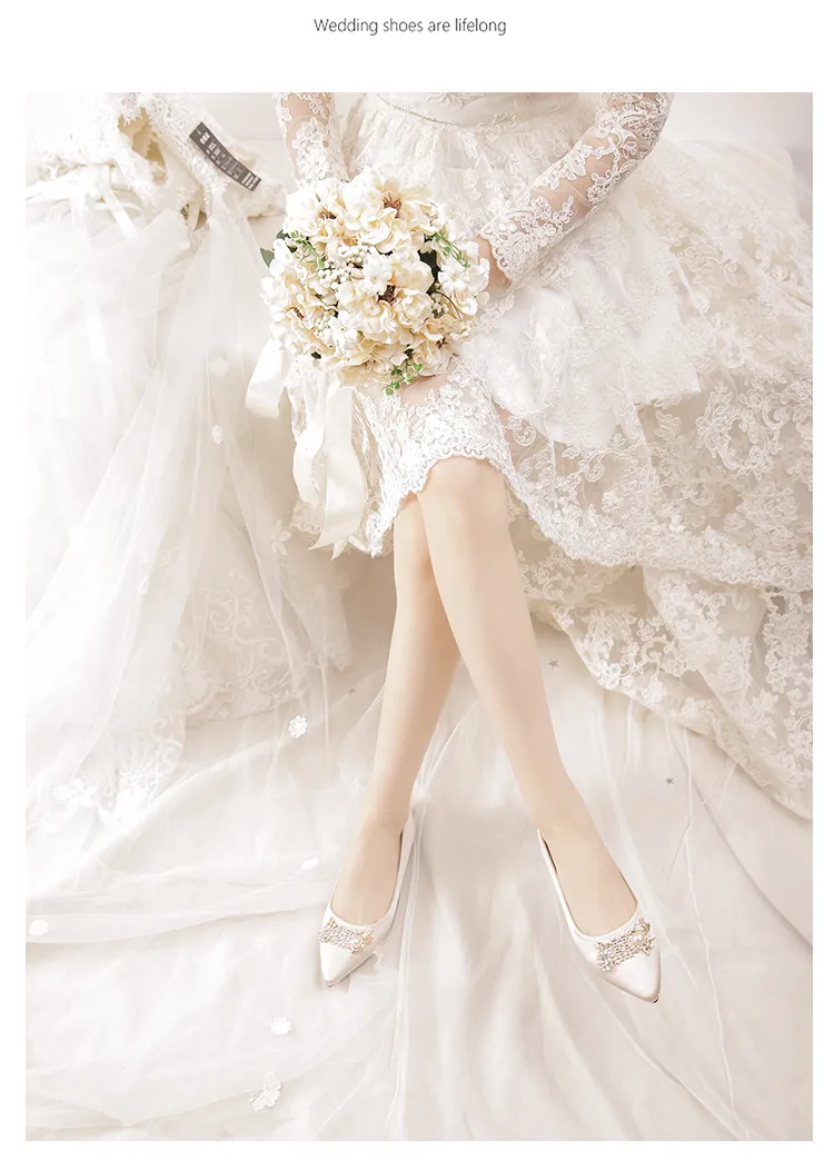 Ivory dress with silver shoes deals