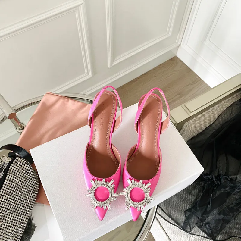 Amina muaddi Begum Fibbia decorata con cristalli Décolleté scarpe rocchetto Sandali con tacco donna Designer di lusso Scarpe eleganti Slingback da sera