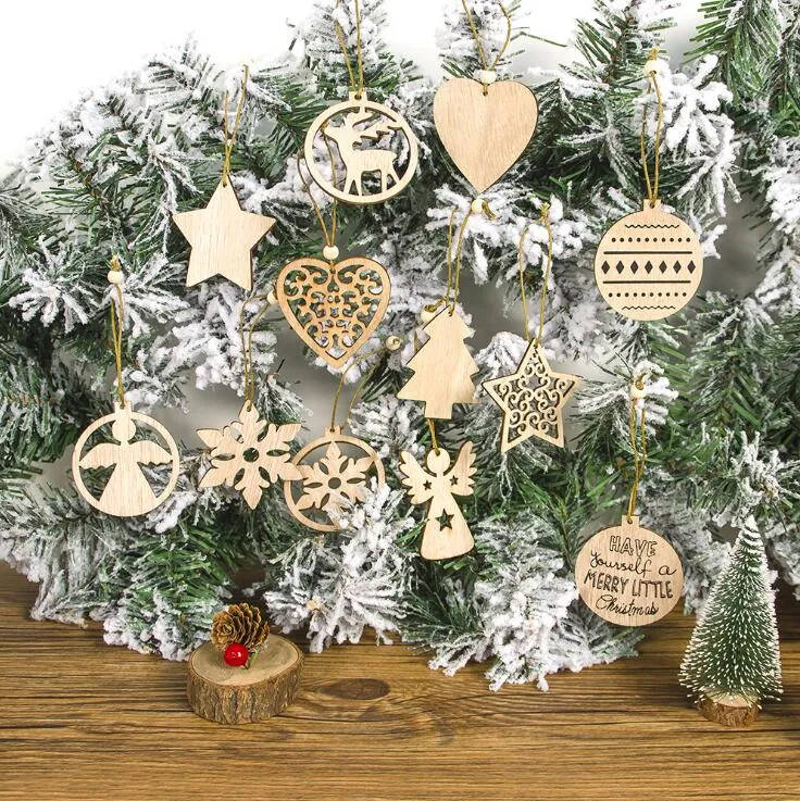 木製スノーフレークの装飾品クリスマス吊り包装の飾り飾りの木のスライスが付いている