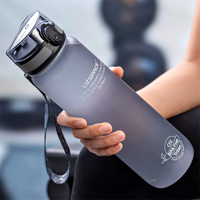 Högkvalitativ vattenflaska 500ml 1000ml En gratis läckage. Portabel för dryck Flaskor Sport Gym Eco Friendly 220217