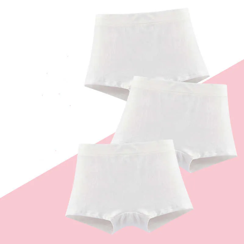 Filles en store slip blanc