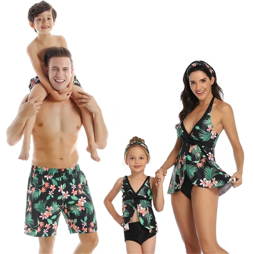 Família Matching Swimsuit Pai Filho Beach Board Shorts 2 Pcs Mãe Filha Bikini Swimwear Verão Mulheres Banhando Homens Swimsuits 210922