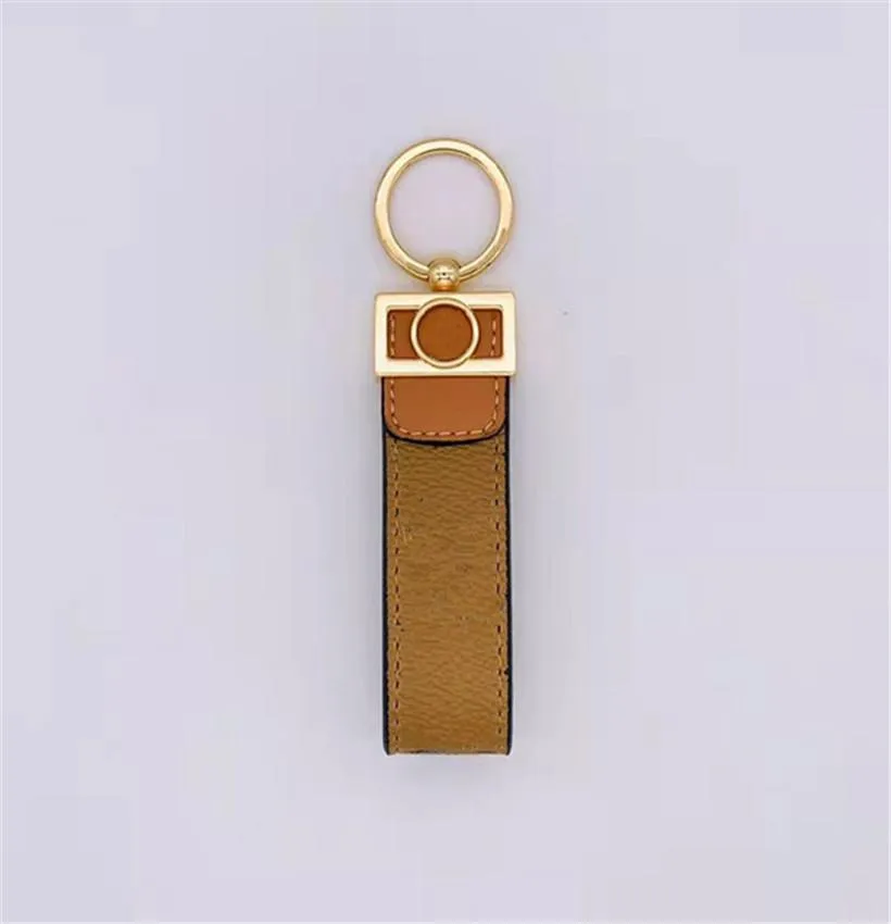 Fashion Keychain Designer Key Chain Mens Luxury Womens Buckle Keychains Handmade Leather Men Women Bags Pendant Accessories