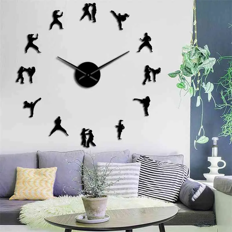 Karaté Taekwondo Grande horloge murale DIY Athlète Combat Miroir Stickers muraux Montre murale Horloges Salon Décoration Horologe 210325