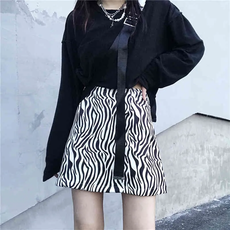 Sonbahar ve Kış Ins Net Kırmızı Zebra Desen Trend Retro Trend Sokak Tarzı Kısa Etek Kalınlaşmış Polar Vahşi Çanta Kalça Etek X0428