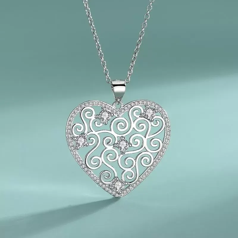 سلاسل S925 الفضة الاسترليني على شكل قلب الحب السيدات secklace أوروبا والولايات المتحدة الأزياء قلادة مجوهرات قلادة