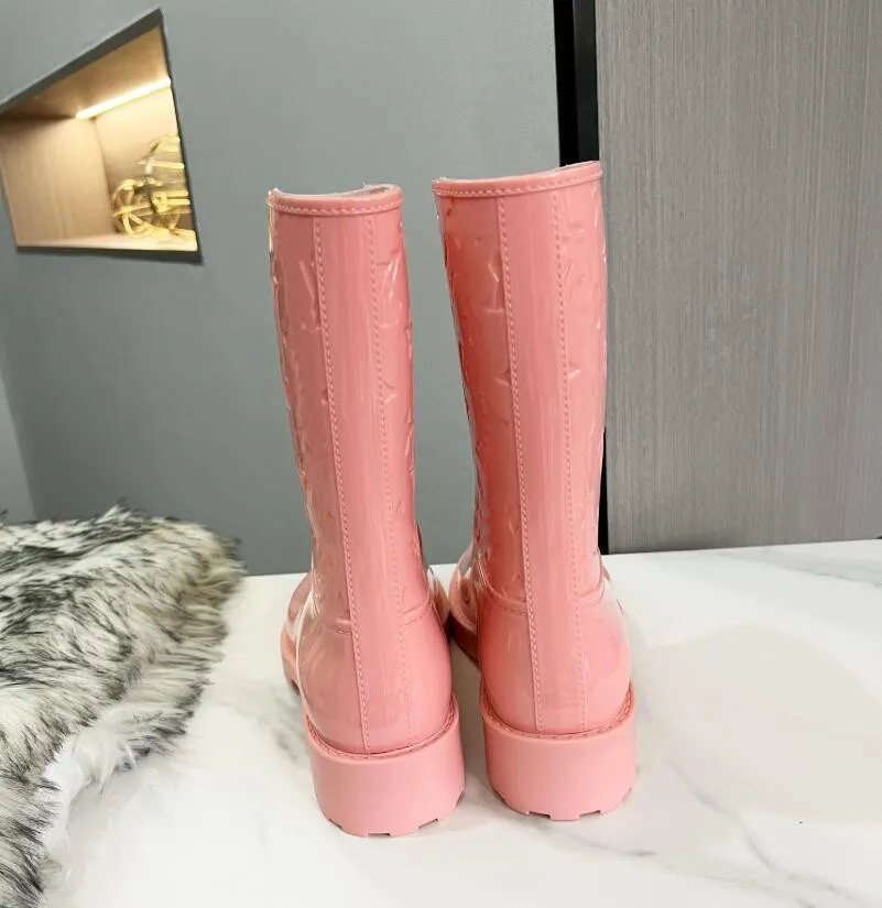 Mode femmes mi-mollet talons hauts bottes de pluie sans lacet imperméable faible taille solide talon épais conception boucles chaussures