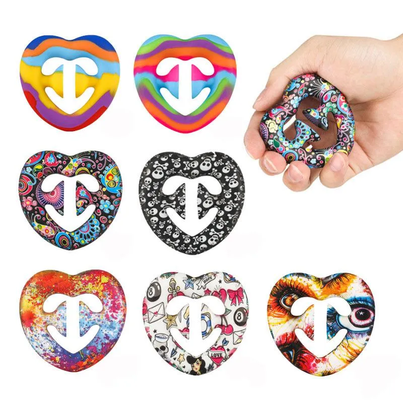 Heart-shaped suction cup fidget toy gripper sports fitness equipment supplies silicone grip ring decompression toy