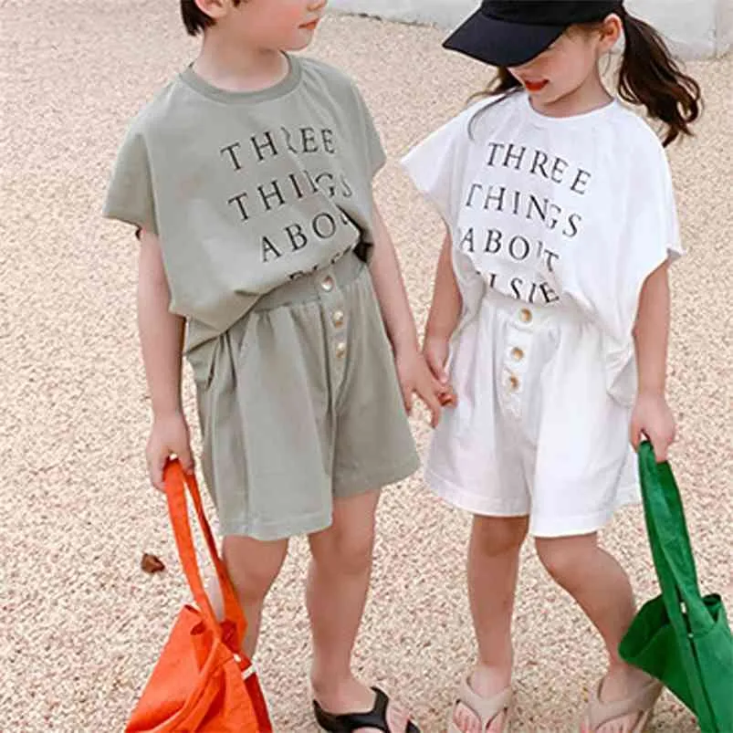 Barnkläder Super Siblings Koreanska Sommarkläder Pojkar och Tjejer Baby Brev Ärmlös T-shirt + Wide-Ben Shorts Two-Pite 210625