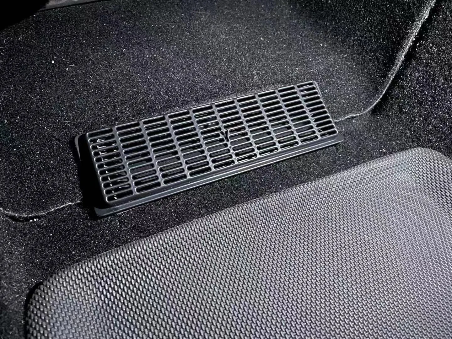 Tesla Model Y Backseat Air Vent Cover 2021 Air Flow Vent Grille Protection  For Rear Seat Frigidaire Air Conditioner Outlet Accessory From Youe, $11.06