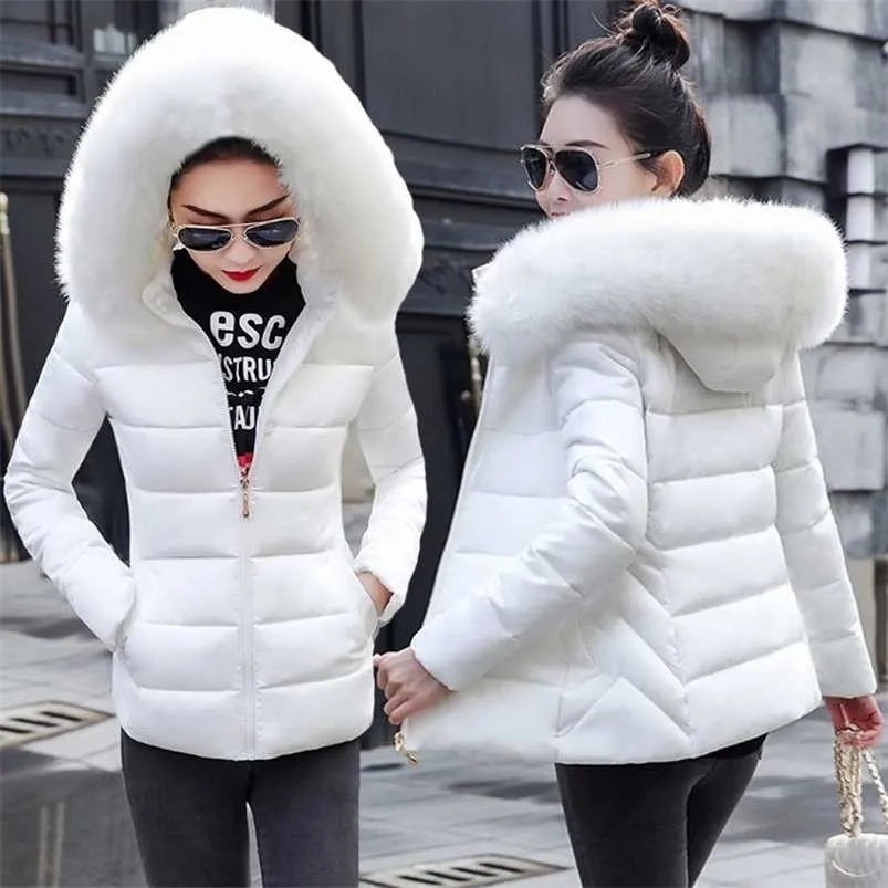 Giacca invernale da donna bianca europea di moda Grande pelliccia con cappuccio spessa piumino Parka Cappotto caldo femminile per donna 211028