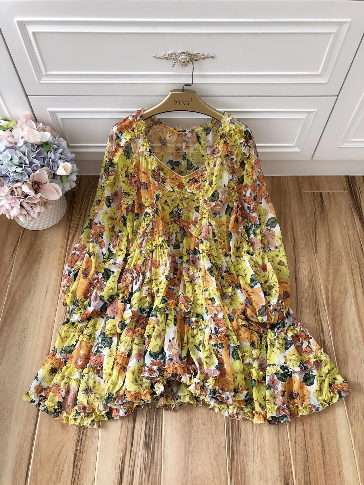 2020 Fashion Spring and Summer Popular Logo Holiday Style Two-piece Dress Retro Print V-neck Irregular Long Skirt