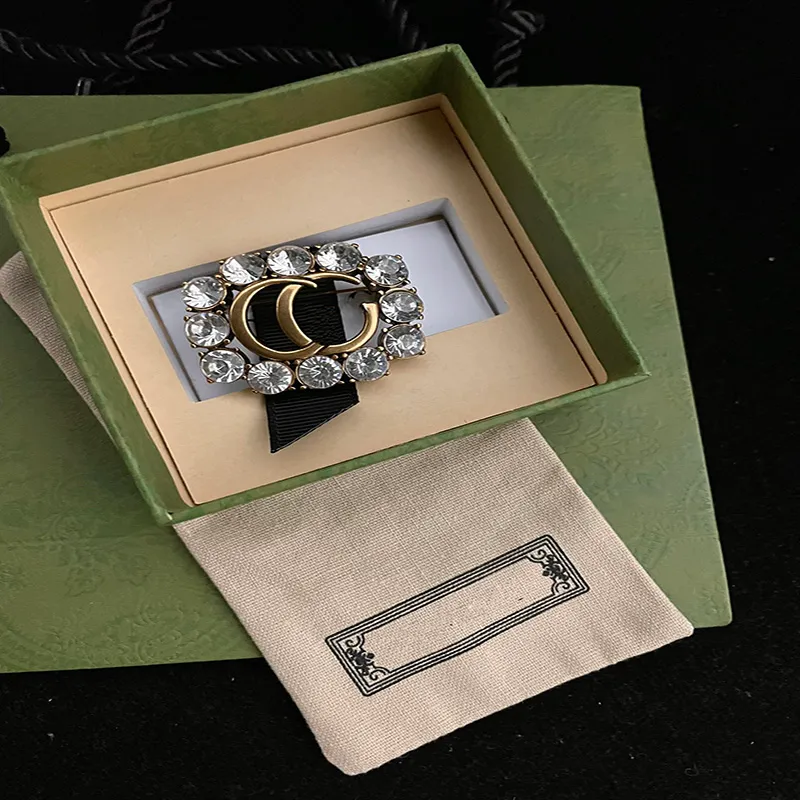 G Designers Jewerly Diamond Spille con lettera vintage in ottone giallo Spille rotonde placcate in oro spilla per festa di matrimonio di design