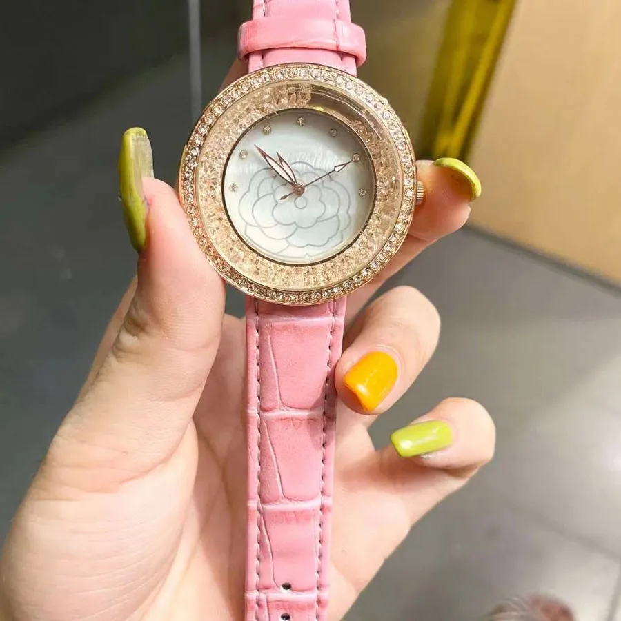 Mode pleine marque montre-bracelet femmes fille diamant fleur Style bracelet en cuir Quartz avec luxe Logo horloge CH 62