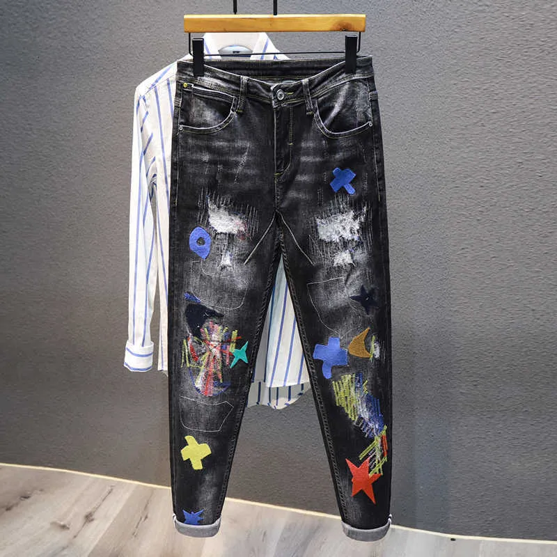 Ly Streetwear moda Slim Jeans hombres algodón elástico bordado rasgado Denim Punk pantalones parches diseñador Hip Hop pantalones hombre