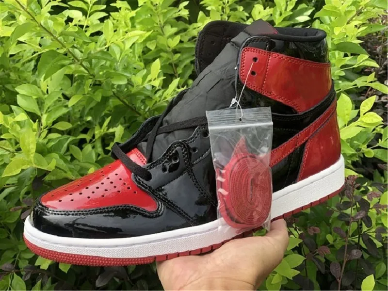 2021 Release Jumpman 1 Bred Patent Leather Basketball Shoes 555088-063 Top Quality High OG 1s BLACK RED TOE Mens Trainers Fashion Designer Sneakers size7~13 with box