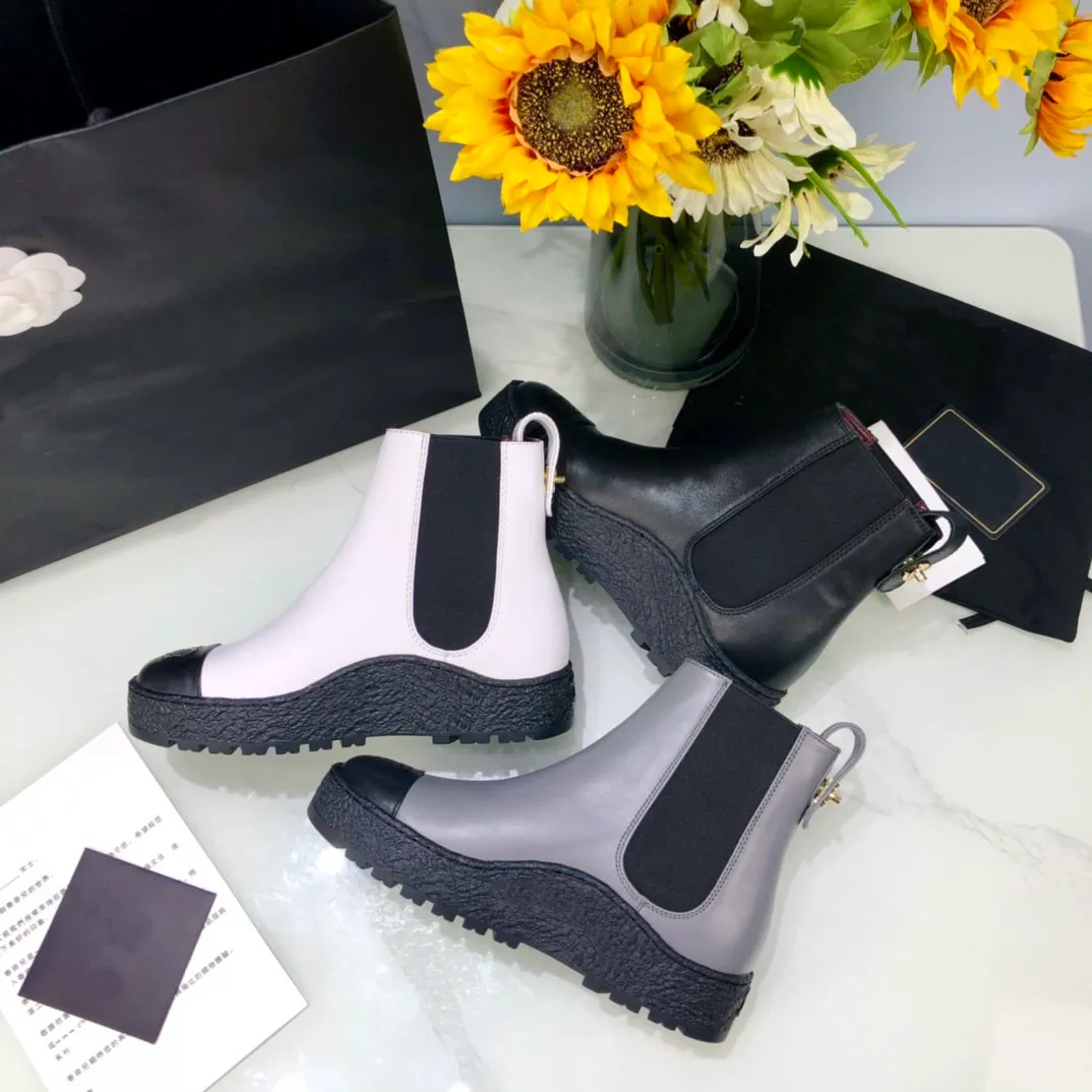 발목 부츠 첼시 2021 고급스러운 디자이너 패션 최고 품질의 가죽 여성의 신발 상자 크기 35-40