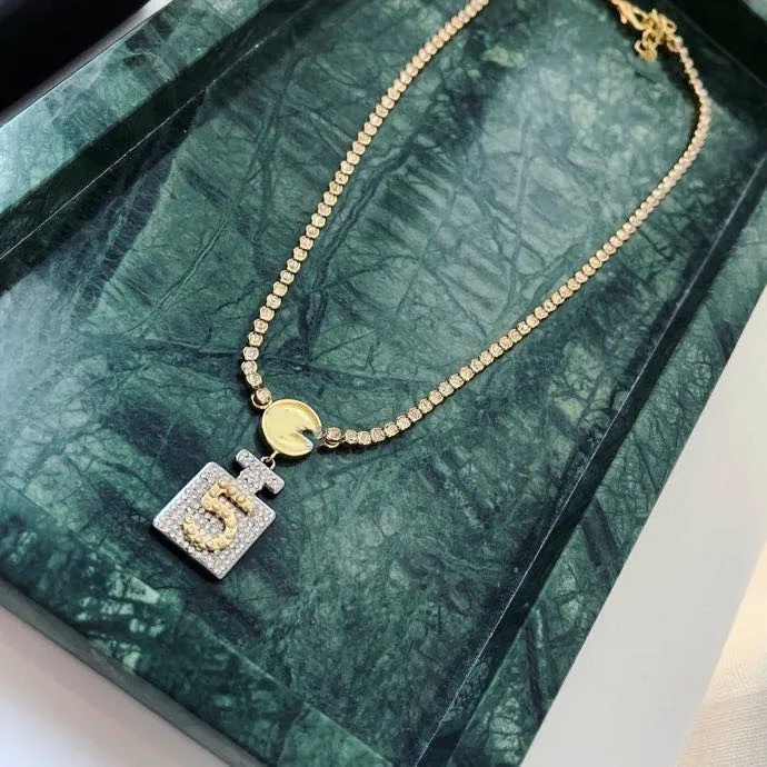 Chanel CC Emerald Blue No. 5 Necklace ○ Labellov ○ Buy and Sell Authentic  Luxury
