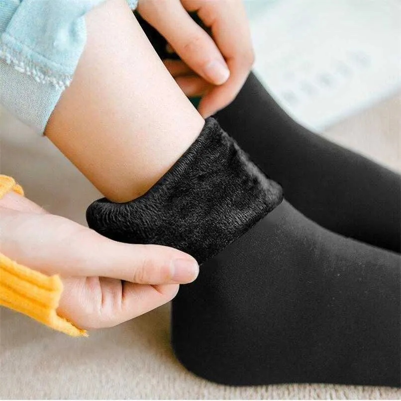 10 par/lote de calcetines de invierno cálidos y gruesos de lana térmica de Cachemira, botas de terciopelo sin costuras Unisex, calcetines para dormir en el suelo para hombres y mujeres 211221