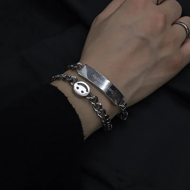 Mens smycken mode trendigt par charms armband personlighet fyrkantigt varumärke leende ansikte titan stål kvinnor kedja