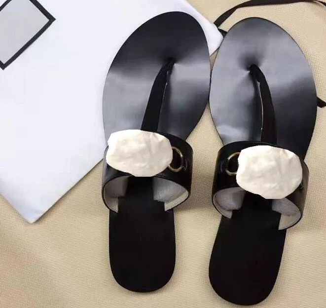 2021 Senaste promenad Visa Flip Flops kvinnor damer unisex tofflor Sommar platt utomhus strand regnbåge bokstäver män hårdvara sandaler