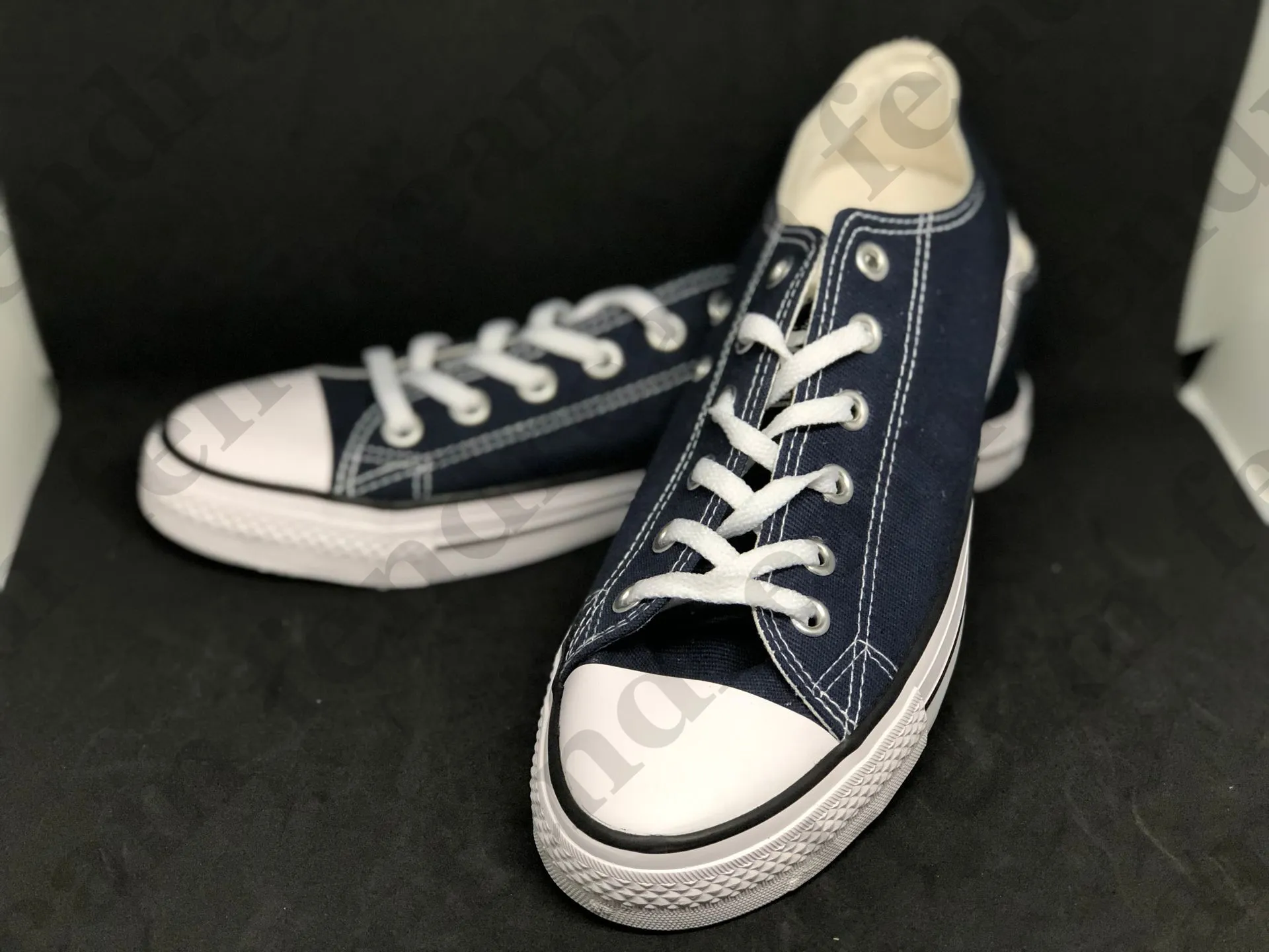 Snabbt fartyg Stor storlek EUR35-46 Femininas Classic Canvas Skor Kvinnor Högt Lågstil Sneakers Fabrikspris Pris Pris!