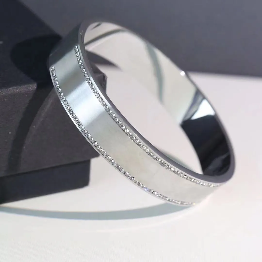 2021 braccialetto da donna design gioielli da donna di lusso braccialetti riproposti amanti acciaio al titanio fascia alta argento oro braccialetto da uomo di design braccialetti di diamanti