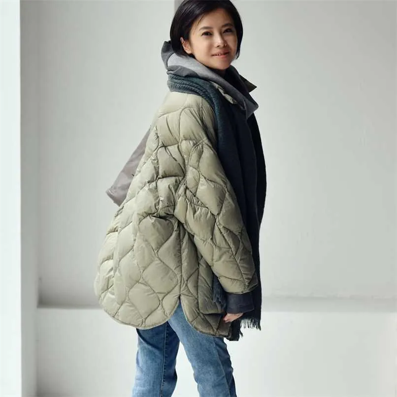 MICOCO Y1300C Literature and art simple personality pressure grid handsome BF wind loose large pocket mid-lengh Down jacket 211007