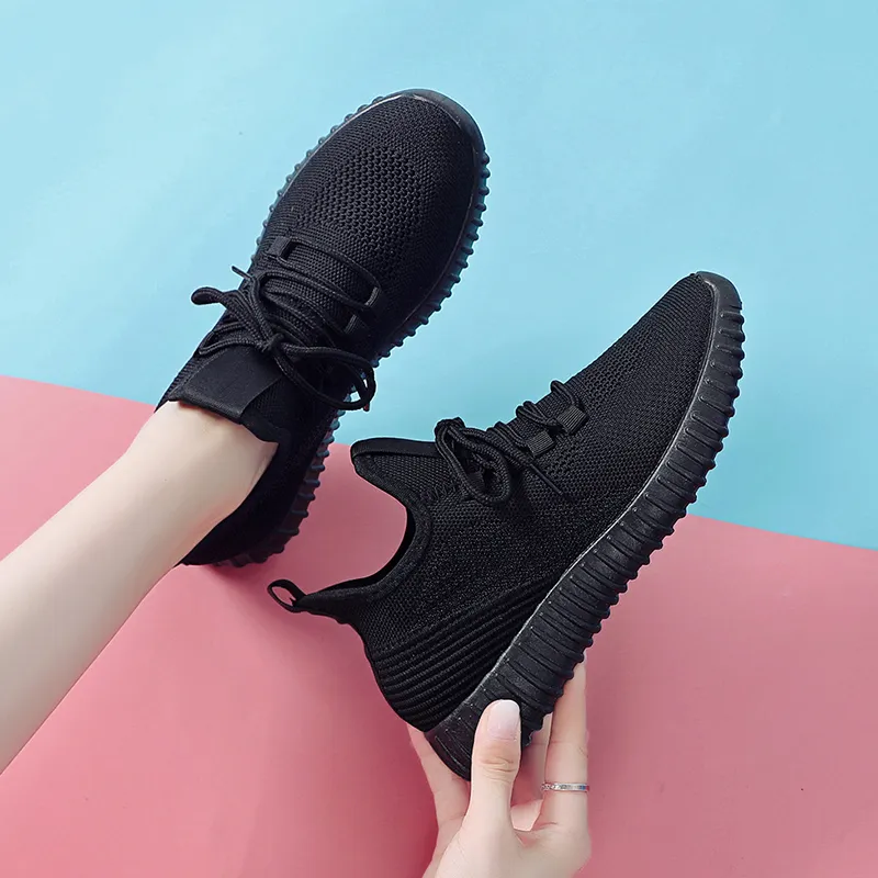 Wysokiej Jakości 2021 Przylot Knit Buty do biegania Mężczyźni Kobiet Sportowe Pernise Runners Triple Black Grey Różowy Białe Trampki na świeżym powietrzu EUR 35-40 WY11-1766