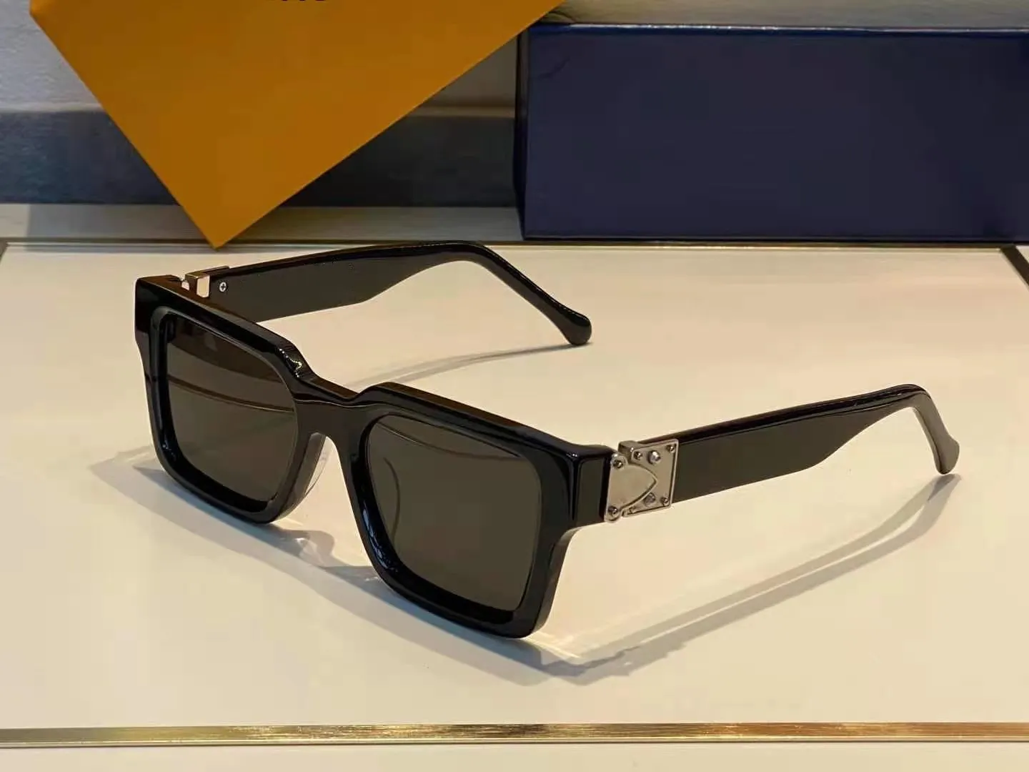 Najwyższa jakość 1413 Męskie okulary przeciwsłoneczne dla kobiet mężczyzn okularów słonecznych styl mody chroni oczy Oczy Uv400 z case2545