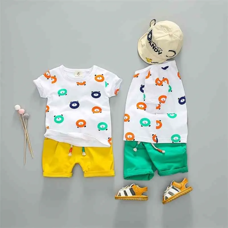 Estate Ragazzi Vestiti da spiaggia Orso cartone animato Stampa modello Top Camicetta T-shirt + Pantaloncini Set Casual Manica corta Completi Set 210326