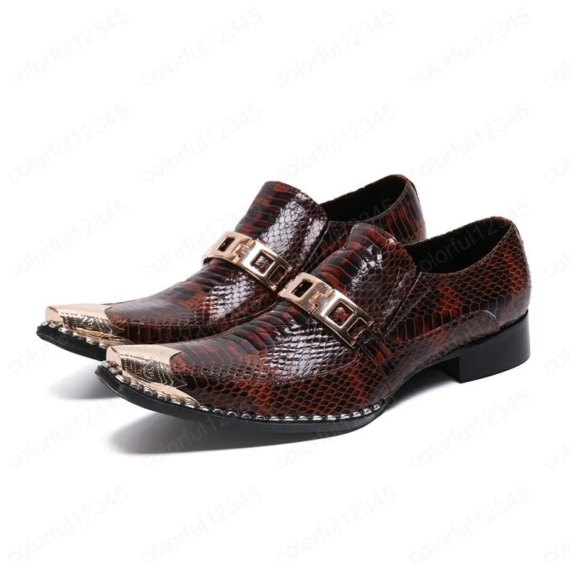 Мужчины классические модные туфли личности металлическая цепь заостренный носок кожа кожа крокодил узор мужская обувь