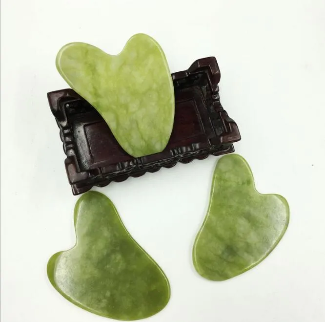 100 stks Hartvorm Natuurlijke Xiuyan Stone Jade Guasha Gua Sha Board Massager voor Sloop Therapie Jade Roller
