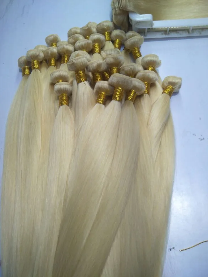 Couleur 613 # 250 grammes Blonde paquets de cheveux brésiliens tissent des Extensions de cheveux humains Remy vague de corps droite