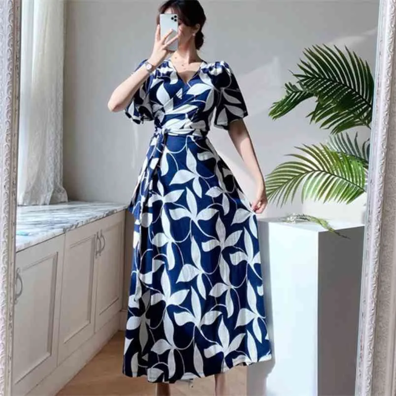 Sommar kvinnor Elegant Wrap Party Dress Floral Print V-Neck Kortärmad Casual Slim Holiday Beach Midi Robe 210519