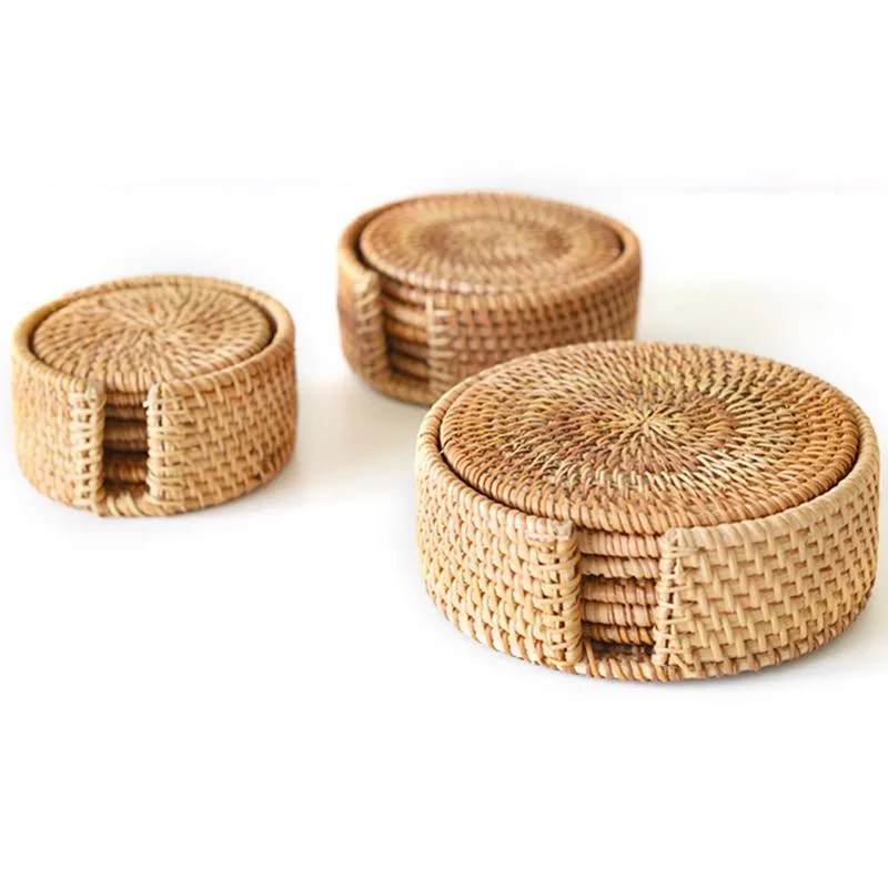 Tapis Pads 6pcs / Set Set de table tissé en rotin naturel Cuisine Isolation thermique à la main Support rond Boisson Table Rembourrage Tasse Tapis Théière