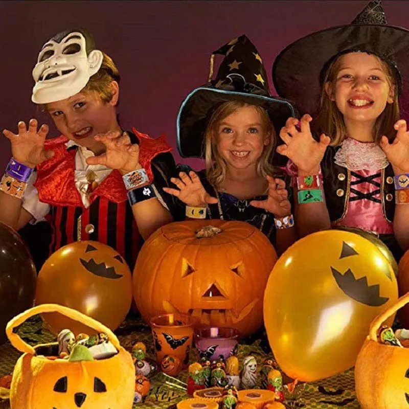 Braccialetti con ciondoli 48 pezzi bomboniere schiaffo con fasce colorate con stampa di Halloween per bambini