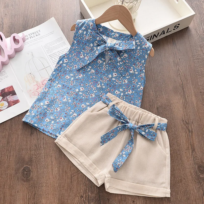 dropshipping Set di vestiti per ragazze Vestiti estivi per bambini Capestro in chiffon floreale + pantaloncini ricamati Abbigliamento per bambini in paglia stock