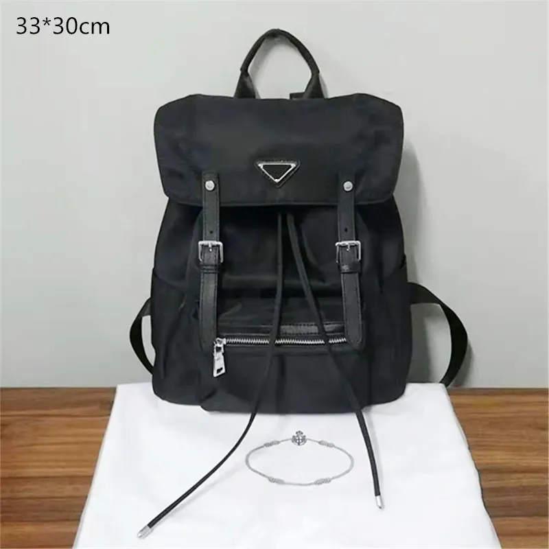 Designers de mochilas masculinas Backpack Backpack Nylon com cordas de luxo shouler bolsas triângulo de tamanho médio saco de viagem