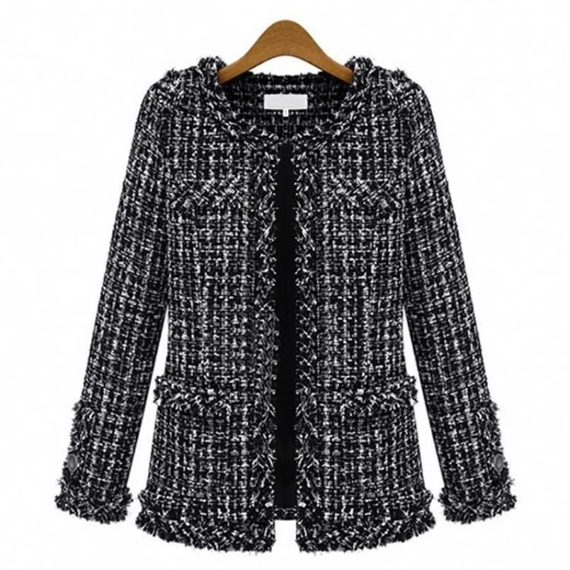 Höst Vinter Svart Vit Plaid Loose Short Coat Kvinnor Vintage O Neck Långärmad Tassel Tweed Coat Plus Size Ladies Jacket Coat 211104