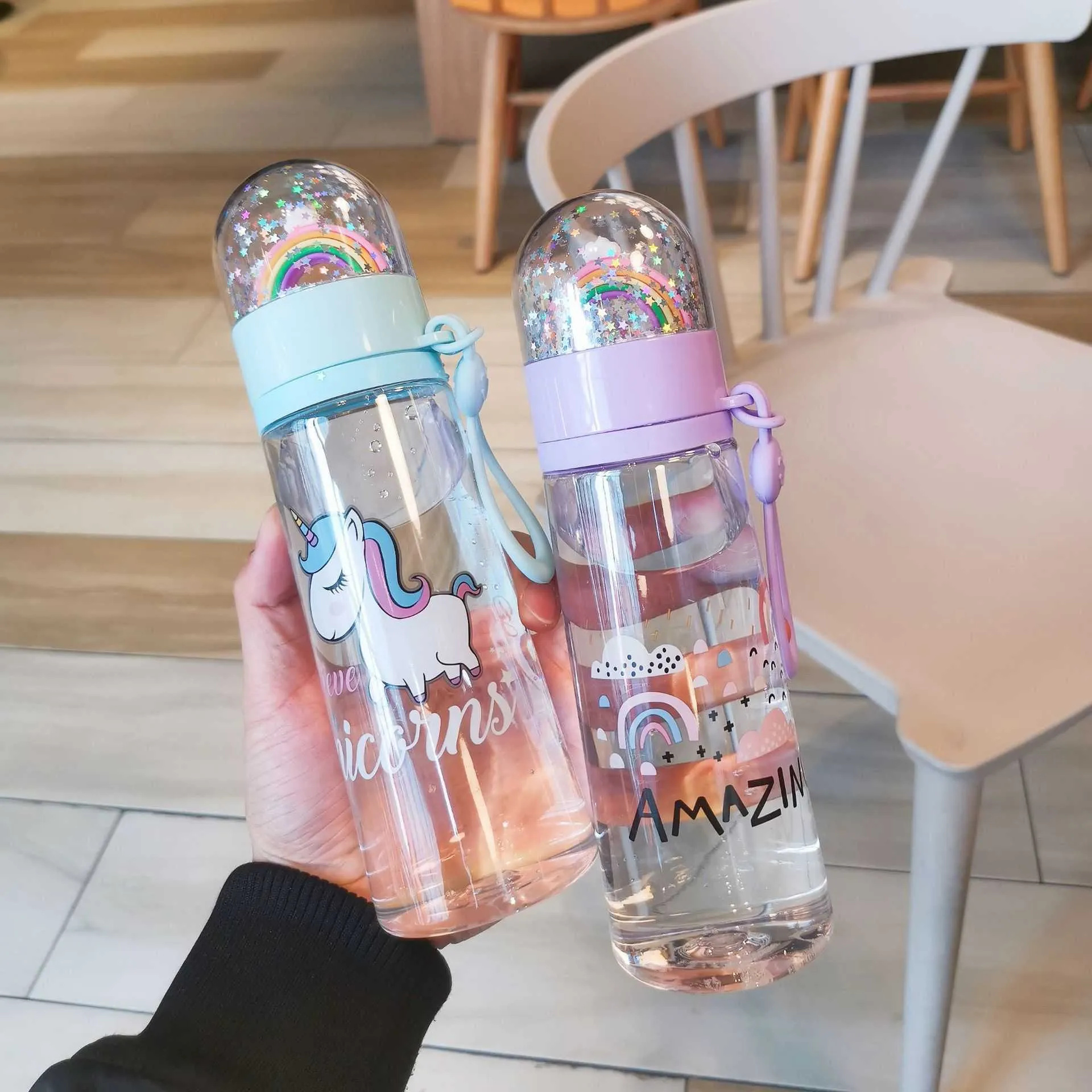 Wasserflasche süßes Einhorn kreative Mikrolandschaft interessantes Design Kunststoff Wasserbecher Regenbogenfarbe Mädchen tragbar 210923