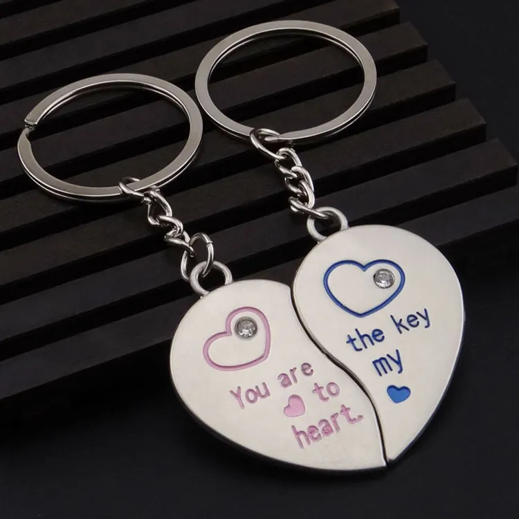 Broken Heart Nyckel Kedjesnyckling Tillbehör Mode Keychains Ringar Hållare För Lover Par Födelsedag Presenter Metall Split Smycken För Bilar