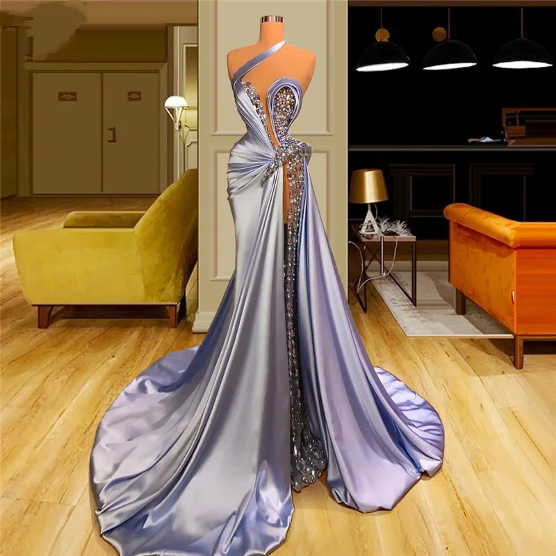 Lichte hemel blauwe zeemeermin satijnen avondjurken ruches kralen elegante sweep trein prom jurken robe de soiree formele feestjurk