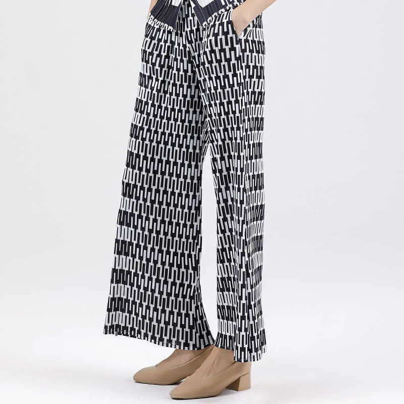 2021 Été Nouveau Streetwear Femmes Pantalons Miyak Plissé Mode Imprimé Géométrique Taille Élastique Femme Mince Pantalon Droit Marée Q0802
