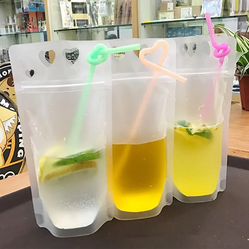 2021 Drink Pouch Heart Shape Juice Beverage Milk Coffee Packaging Plastic Frosted with Handle and Holes for Straw Food Storage Bag