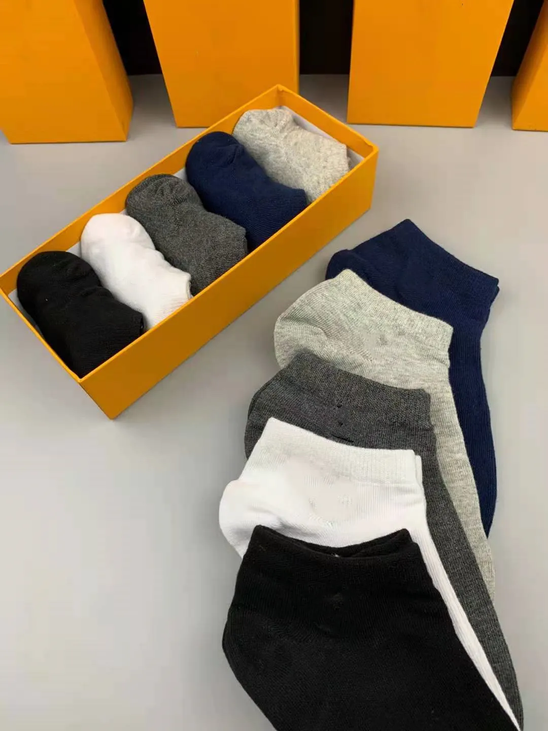 Лучшие мужские и женские носки 2021 года. 5 пар роскошных спортивных зимних сетчатых носков с монограммой и вышивкой в коробке2952