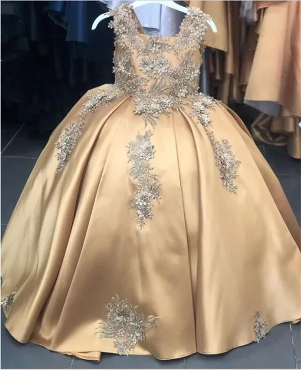 Luxurious Gold 2021 Flower Girl Dresses Lace Beaded Satin Square Neck Sleeveless Kids Pageant Gowns Appliques Holy Communion Dress