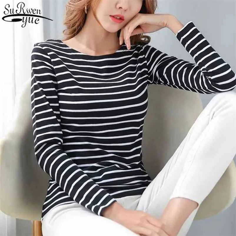 Plus Size O-Collo Tshirt Camicia a maniche lunghe Donna Autunno Casual Cotone a righe Chic Slim 5XL T-shirt coreane Donna 8810 210510