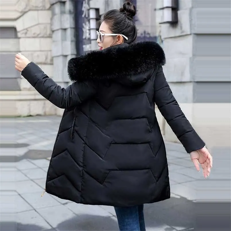 Moda Avrupa Siyah kadın Kış Ceket Büyük Kürk Kapşonlu Kalın Aşağı Parkas Kadın Sıcak Ceket Kadınlar Için 211029