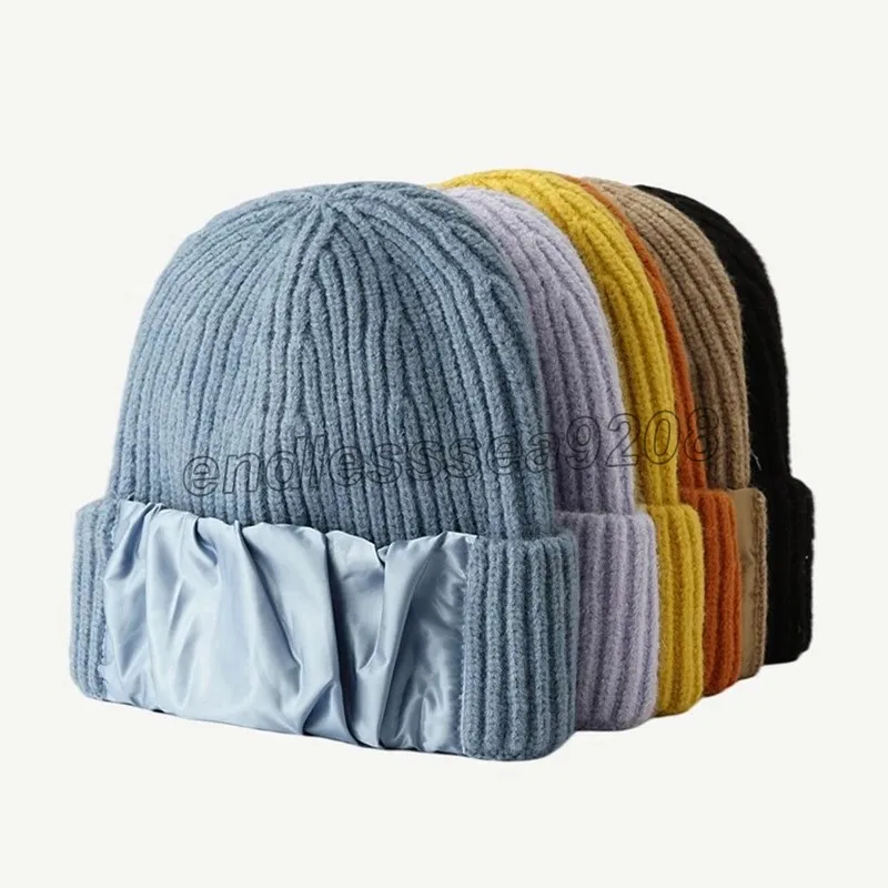 Cappello lavorato a maglia con cuciture in raso coreano di alta qualità da donna Berretti selvaggi di moda femminile Cappelli invernali spessi caldi all'aperto